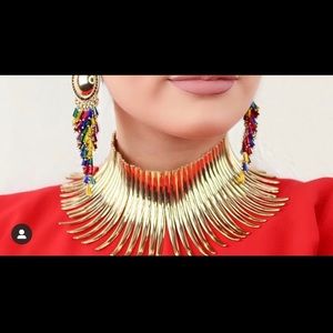 Gold choker necklace